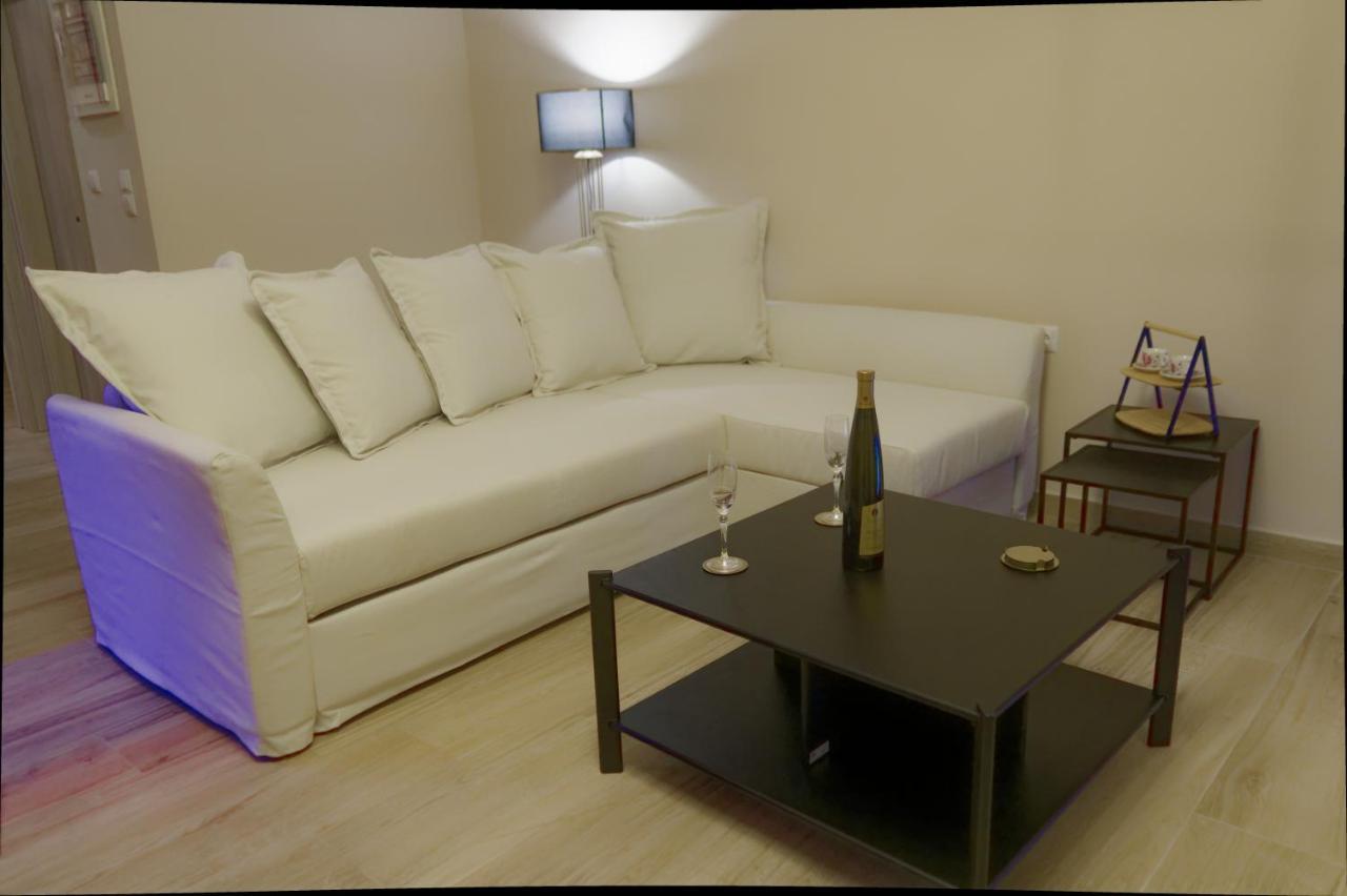 Niriides Apartment *
