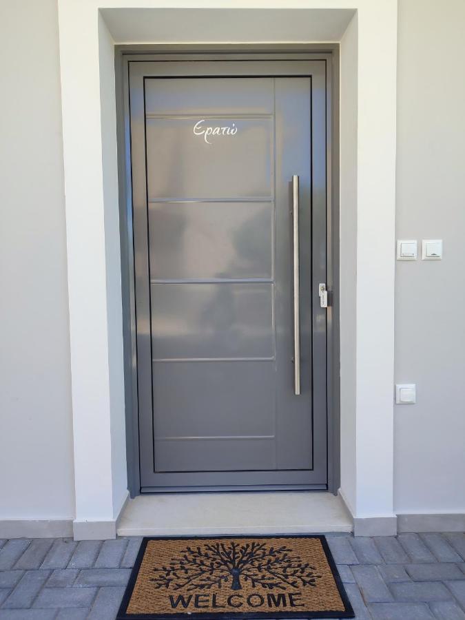 Niriides Apartment *