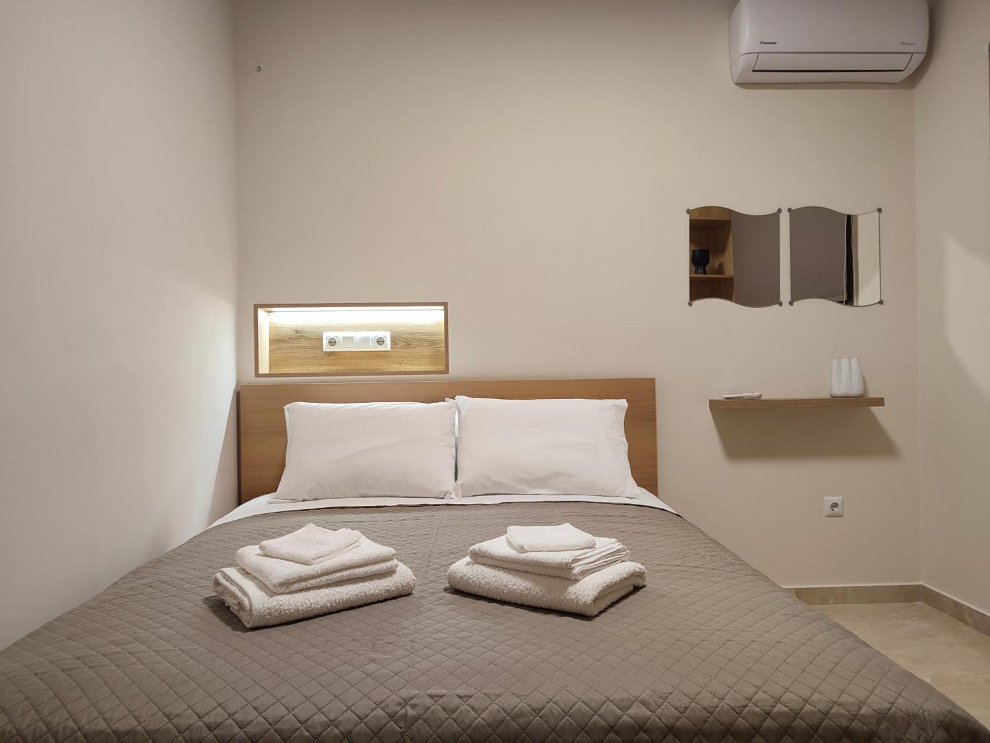 Niriides Apartment *