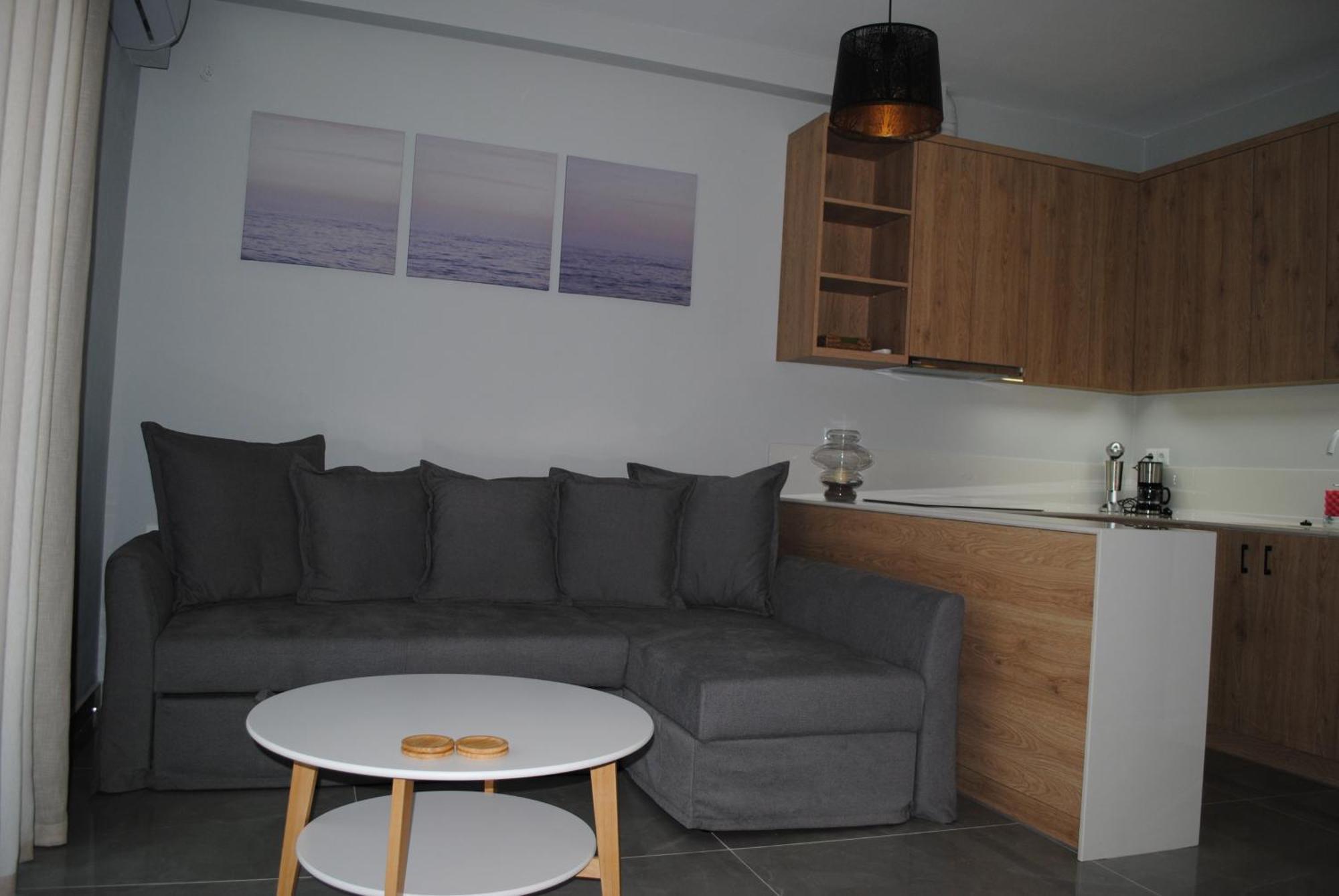 Niriides Apartment *
